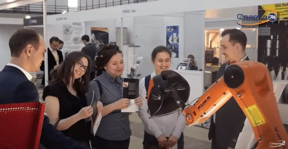 Робот KUKA AGILUS на выставке в Перми