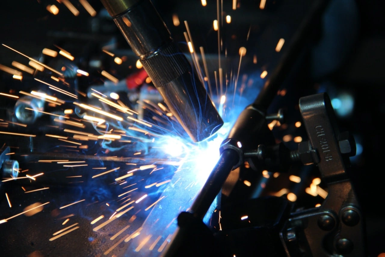 Робот для MIG/MAG сварки на базе робота CRP