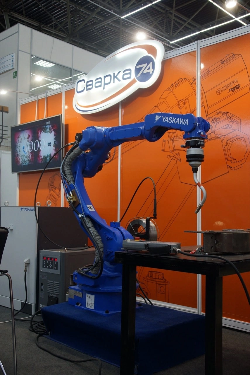 Робот Yaskawa с системой Kinetiq на выставке в Перми