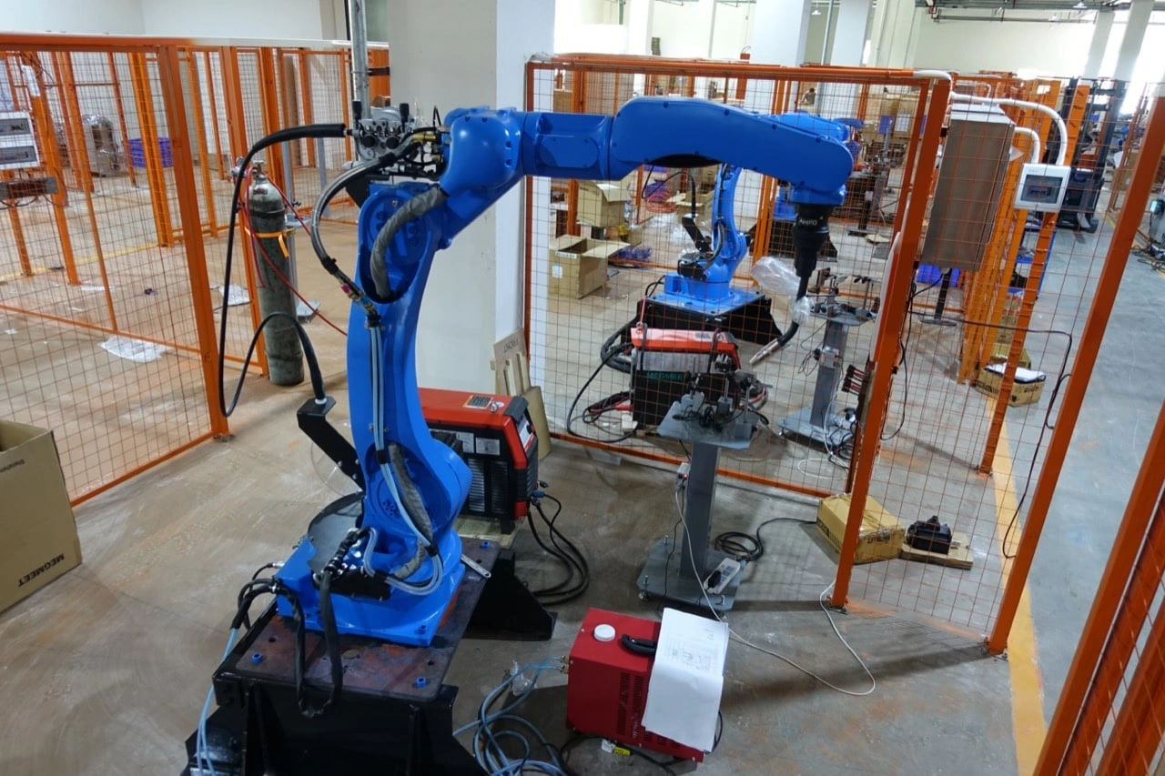 Робот для MIG/MAG сварки на базе робота CRP