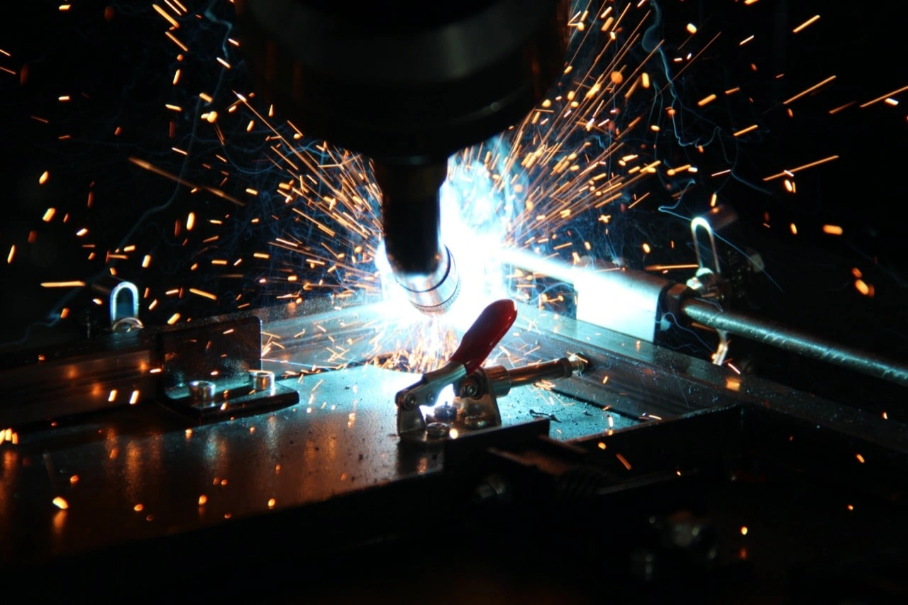 Робот для MIG/MAG сварки на базе робота CRP